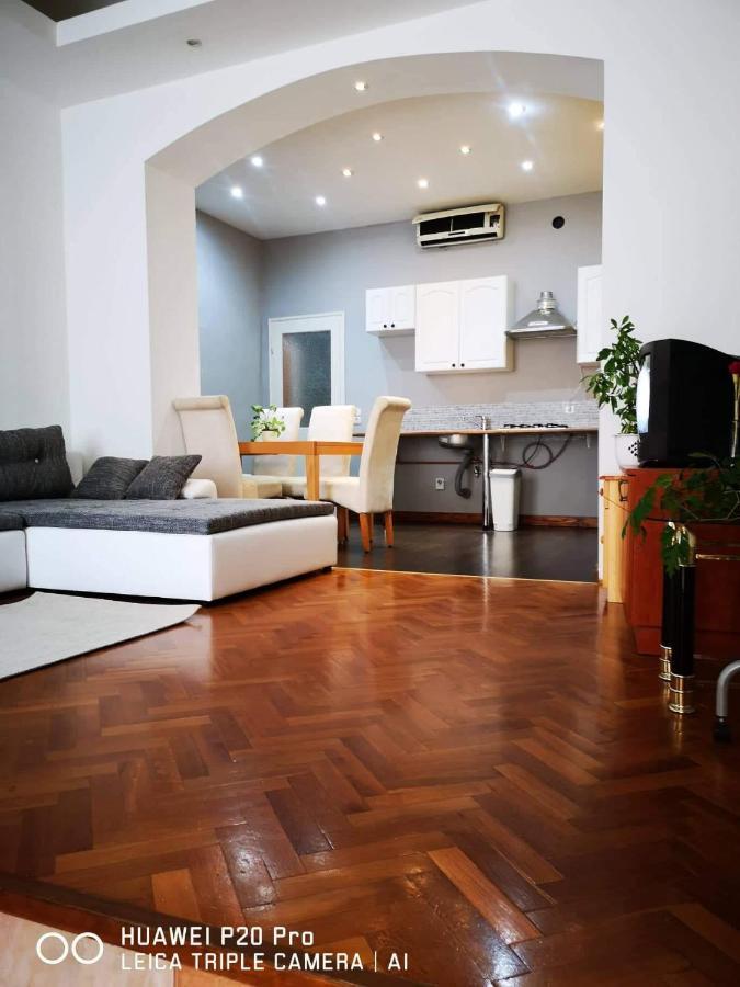 Patrik Apartman Székesfehérvár Екстериор снимка