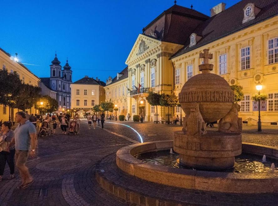 Patrik Apartman Székesfehérvár Екстериор снимка