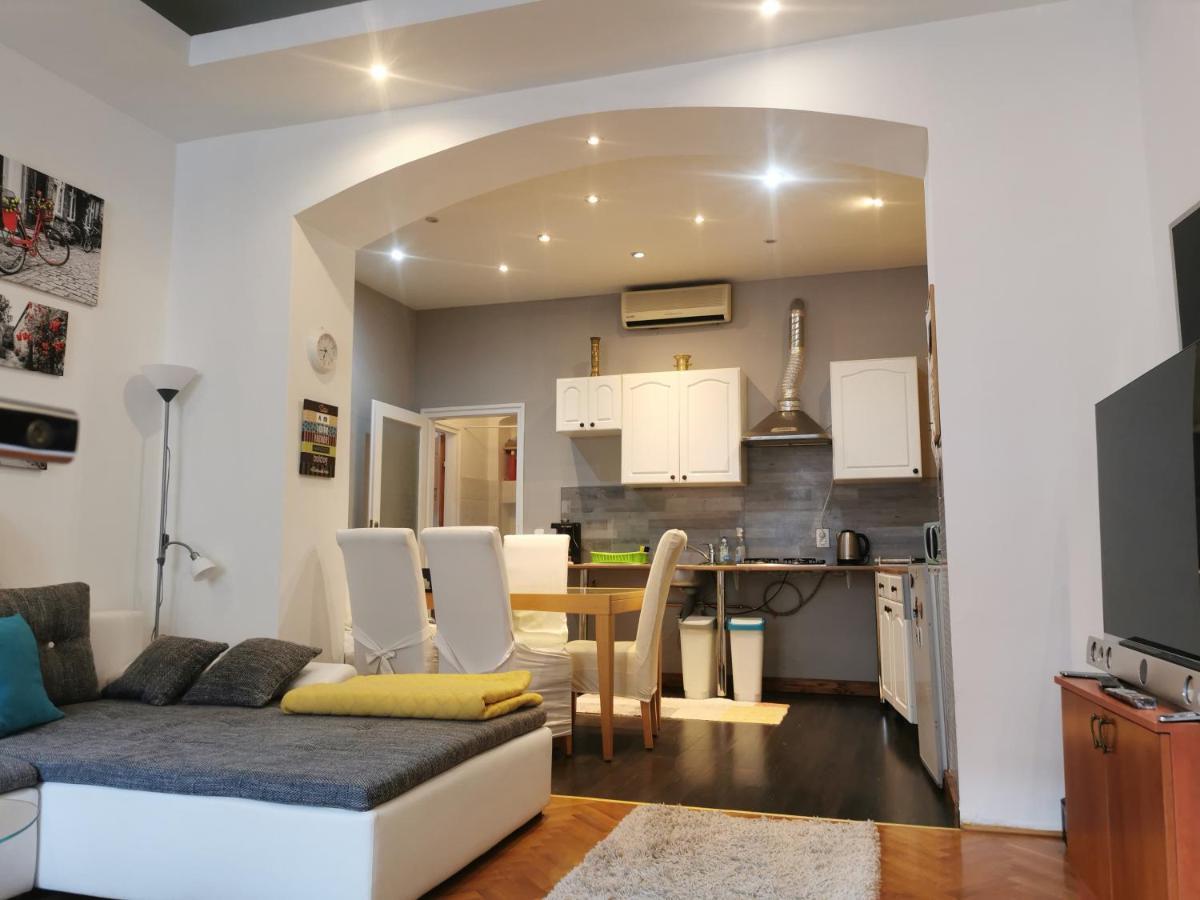 Patrik Apartman Székesfehérvár Екстериор снимка